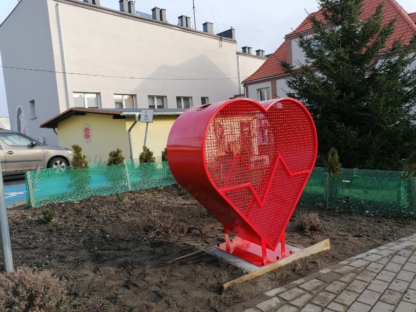 Podobne pojemniki stanęły także w innych miejscowościach w...