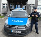 Błyskawiczna akcja policjanta z Sieradza, który wyciągnął mężczyznę z płonącego auta! ZDJĘCIA