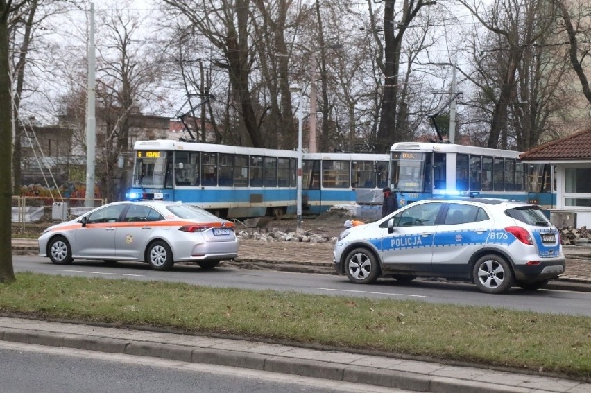 Zwłoki mężczyzny znalezione w tramwaju we Wrocławiu (SZCZEGÓŁY)