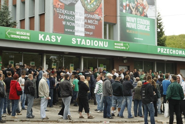 Kolejka po bilety ustawiła się już raz 4 lipca.