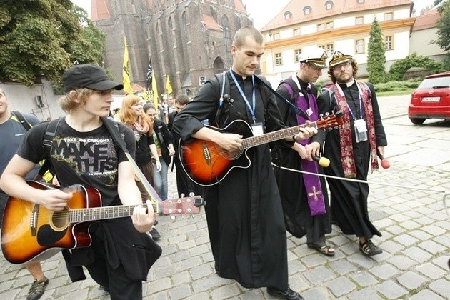 Sierpień 2011 r. Z Wrocławia wyrusza pielgrzymka na Jasną Górę.