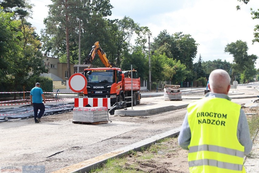 Prace na alei Jana Pawła II prowadzone są od strony granicy...