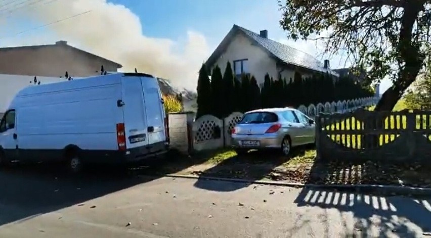 Pożar budynku gospodarczego w Iwanowicach Dużych. Wewnątrz...