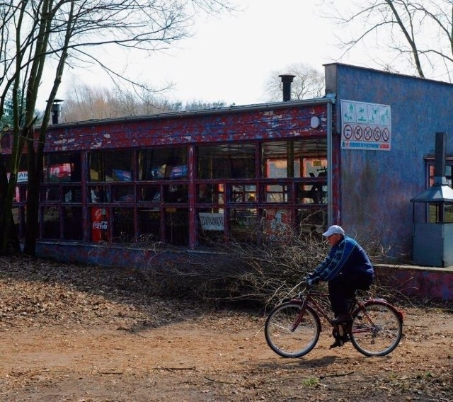 Trasy wokół Rusałki to ulubione miejsca biegaczy, rowerzystów. Niestety, obiekty przy plaży (restauracja, scena, boiska) nadają się do gruntownego remontu