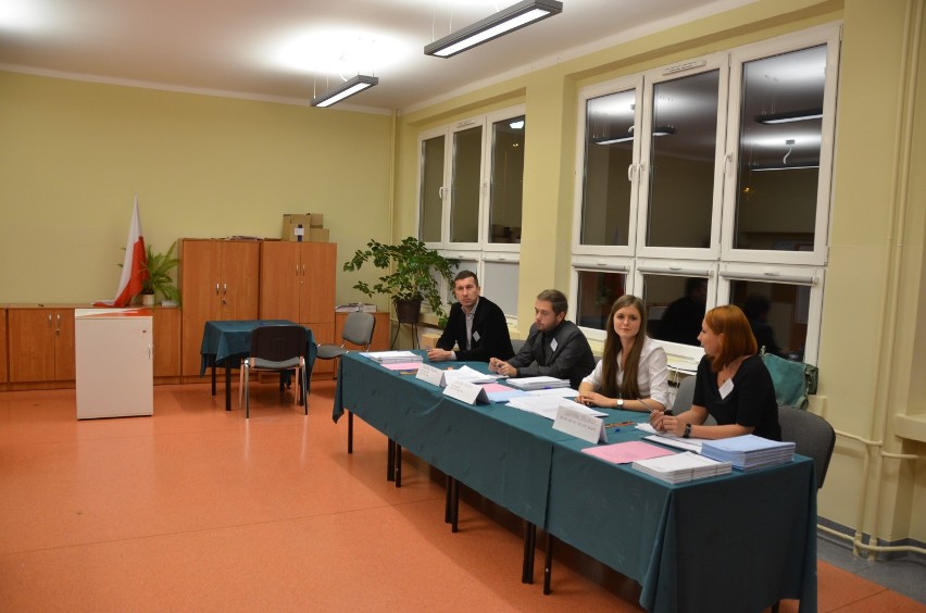 Wybory: mieszkańcy głsują w Dąbrowie Górniczej