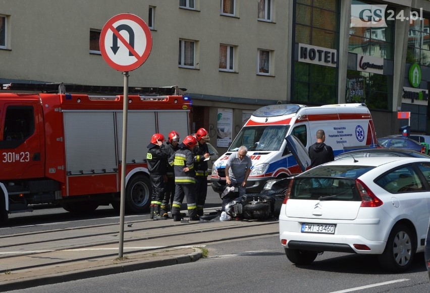 Wypadek na ul. Wyszyńskiego. Ranny kierujący motocyklem, ruch tramwajowy wstrzymany [ZDJĘCIA, WIDEO]