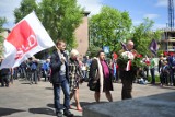 Święto 1 Maja w Krakowie. Przedstawiciele lewicy manifestowali pod pomnikiem Czynu Zbrojnego i krytykowali rząd PiS