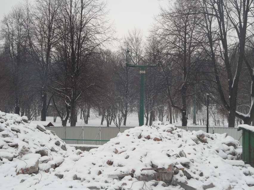 Budowa Elki w Chorzowie: Prace trwają mimo sypiącego śniegu