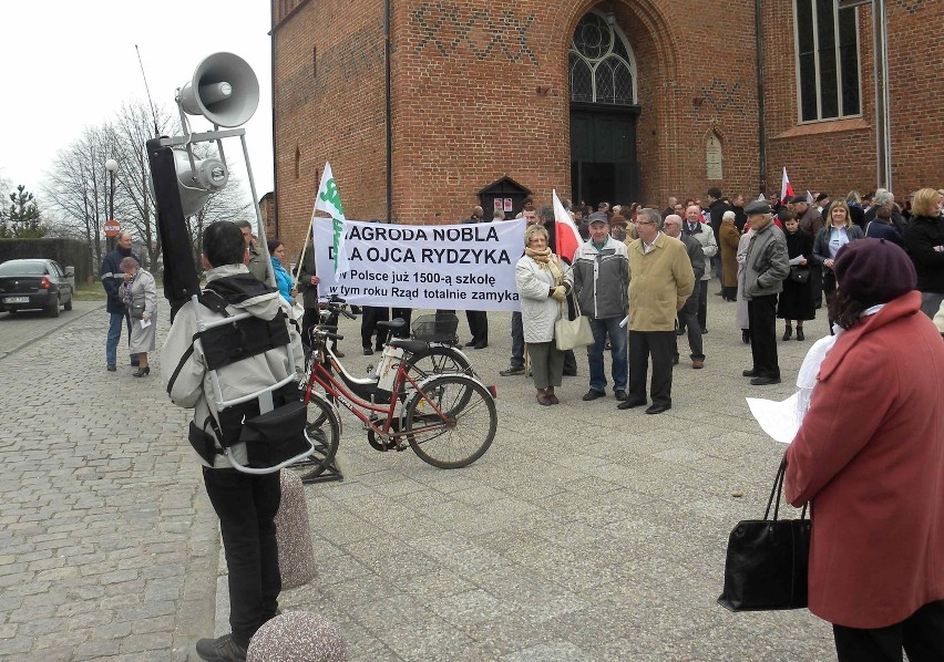 Malbork: Marsz w obronie TV Trwam i wolnych mediów od św. Jana na pl. Jagiellończyka
