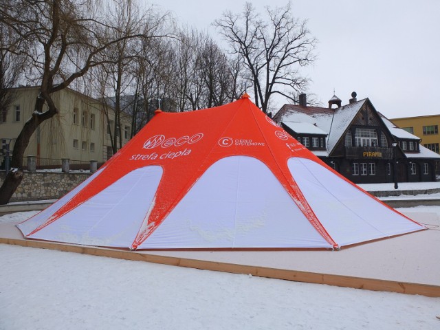 Namiot wystawiony przez ECO.