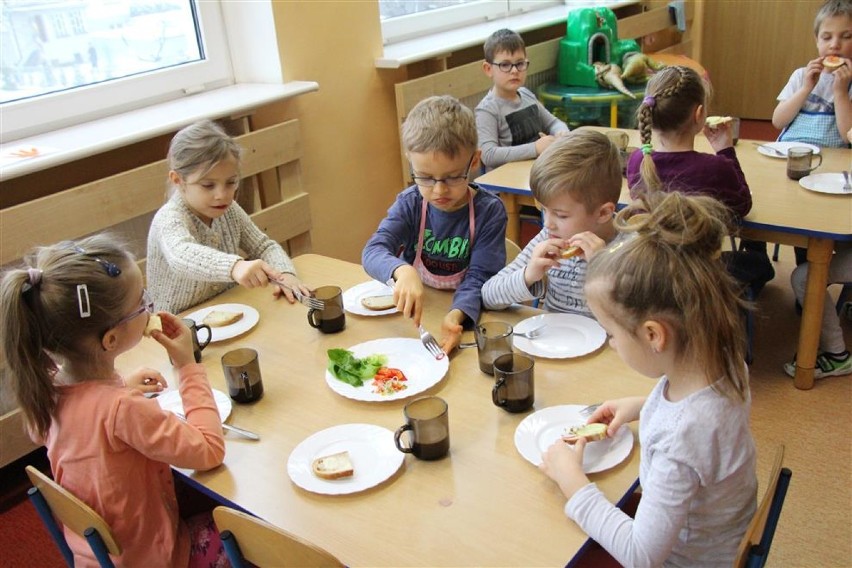 Przedszkolaki potrafią przygotować śniadanie. Robią pyszne kanapki [FOTO]