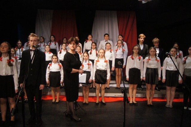 Dzień Pamięci Żołnierzy Wyklętych 2019. Koncert uczniów PSP 2 w MDK w Radomsku