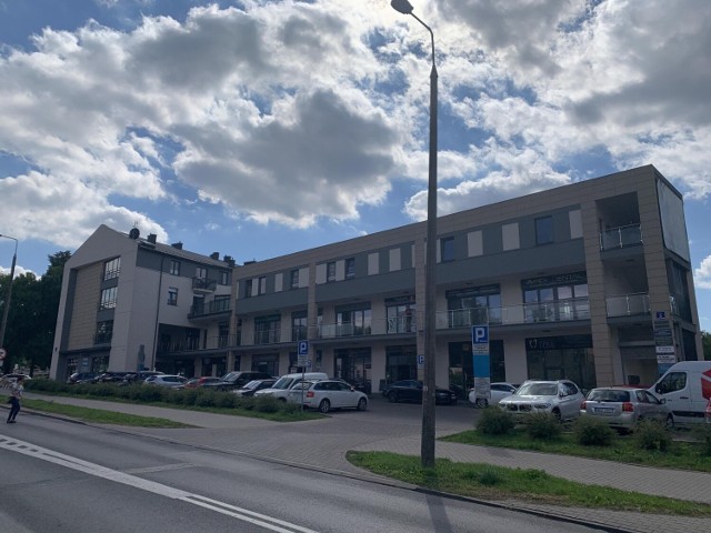 Firma na swej stronie informuje o zarządzaniu parkingami w Radomiu. Na zdjęciu ulica Wernera 5.