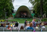 Kino plenerowe Tarnoc w Amfiteatrze Letnim w Tarnowie. W sobotę wyświetlono film animowany Kung Fu Panda. Zobacz zdjęcia