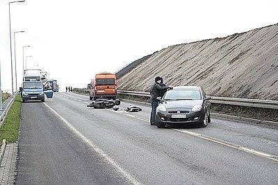 Jastrzębie-Zdrój: Śmiertelny wypadek na wiadukcie przy Pszczyńskiej [ZDJĘCIA]