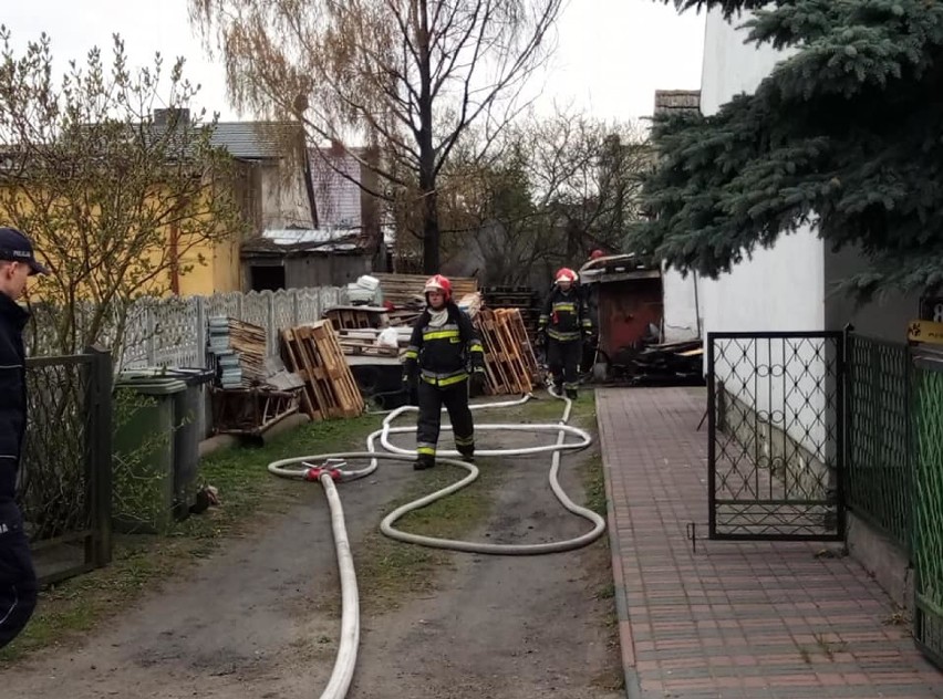 Pożar dwóch budynków w Wągrowcu. Interweniowała straż pożarna