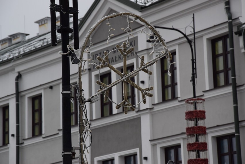 Pierwsze dekoracje świąteczne pojawiają się już w centrum...