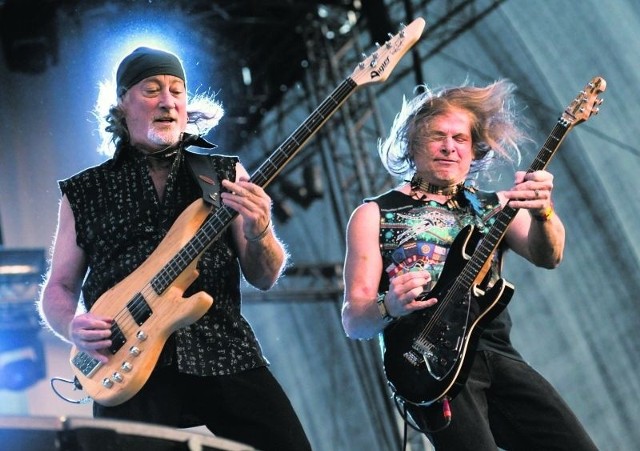 0d lewej: basista Roger Glover i gitarzysta Steve Morse