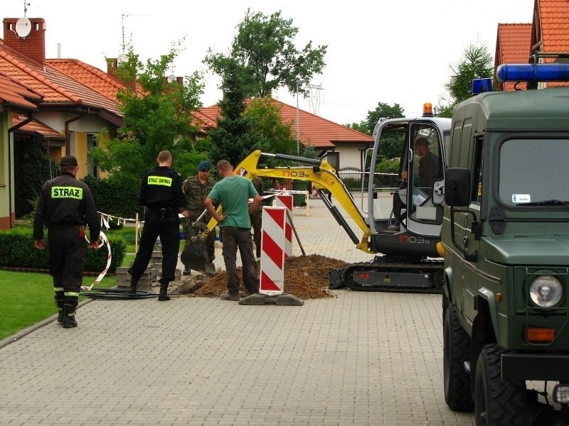 Niewybuchy znalezione podczas robót drogowych w Sierosławiu.