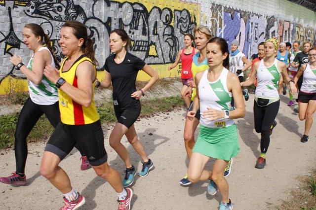 Grand Prix Warszawy, Ursynów 2018. Setki biegaczy mierzyło się z trasą na 10 kilometrów [ZDJĘCIA]