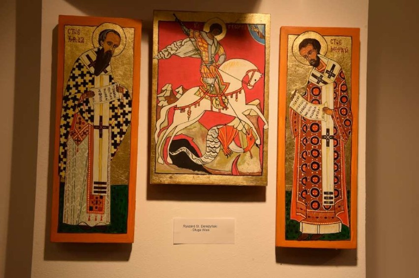 W galerii Miejskiego Domu Kultury w Wągrowcu otwarto wystawę malarstwa na desce [ZDJĘCIA, FILMY]
