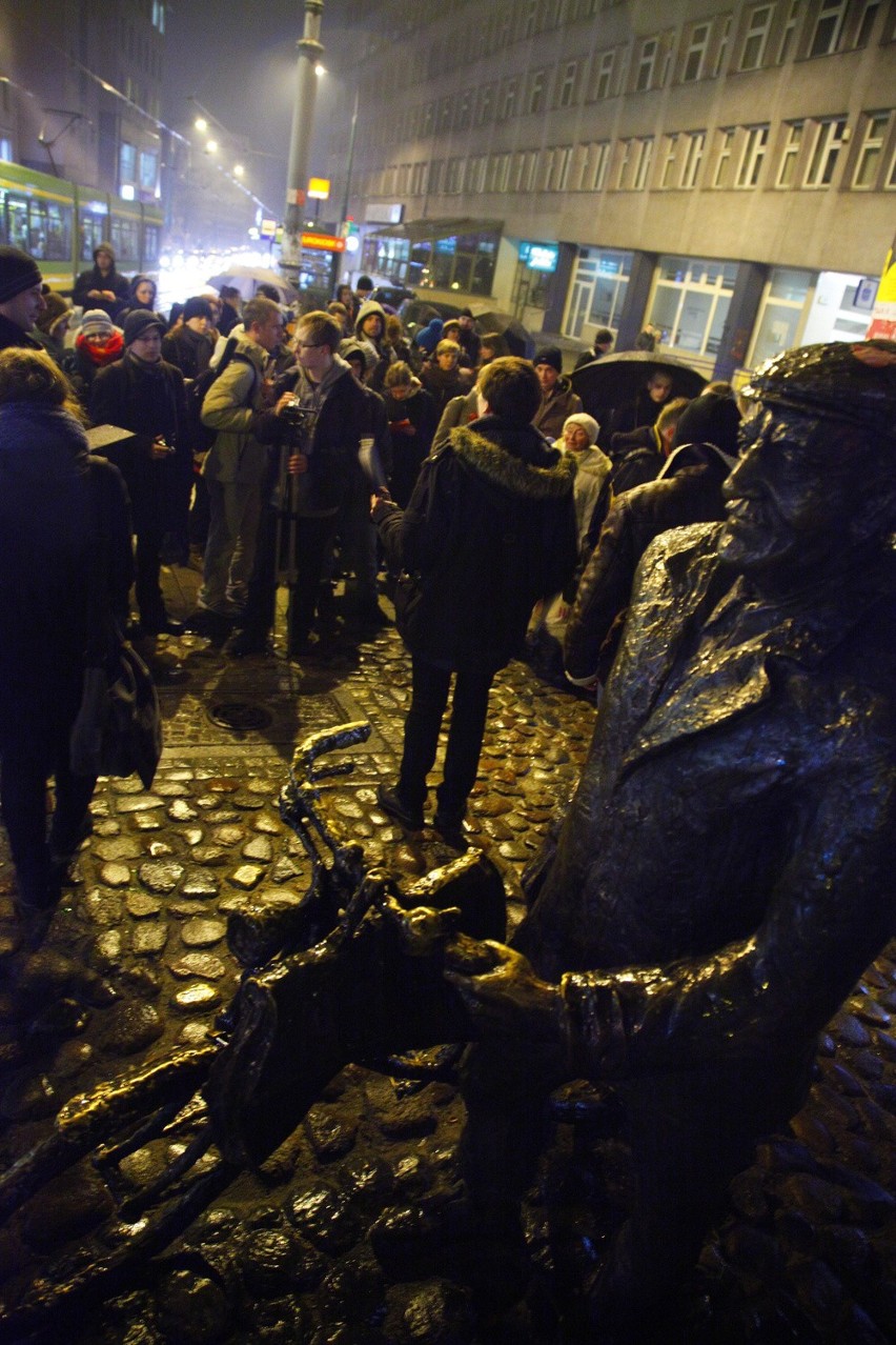 Poznań: Manifa z okazji Dnia Kobiet [ZDJĘCIA, FILM]