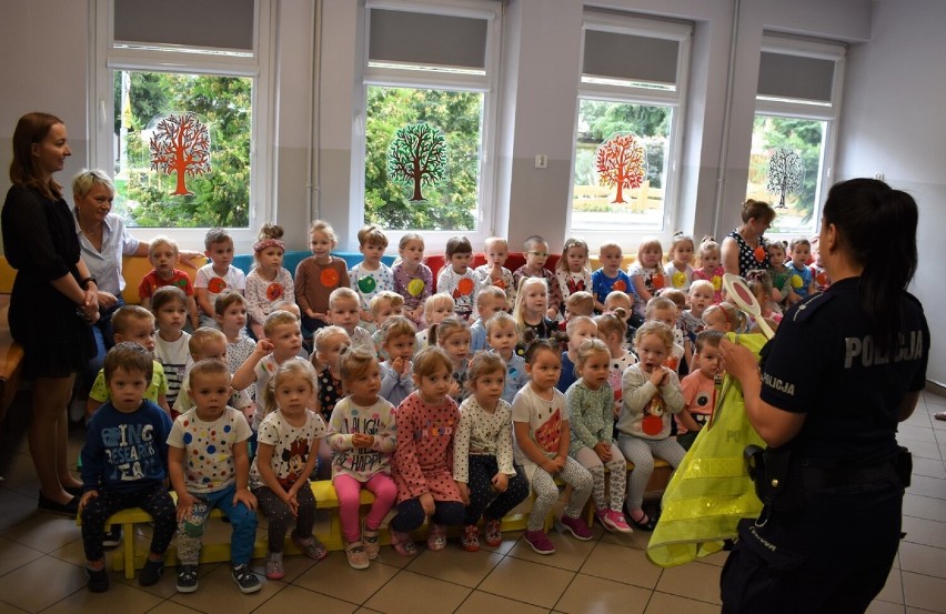 Dzielnicowi odwiedzają przedszkola w powiecie złotowskim