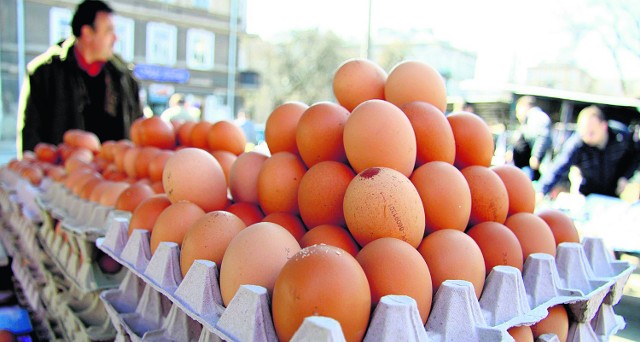 Jaja prosto z babcinego podwórka można kupić np. na targu przy ul. Ruskiej