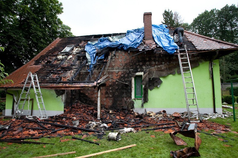 Tak wygląda dom uratowany przez strażaków przed całkowitym...