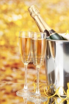 Niewielu Polaków wznosi toast za pomyślność w 2013 roku szampanem, większość winem musującym.
