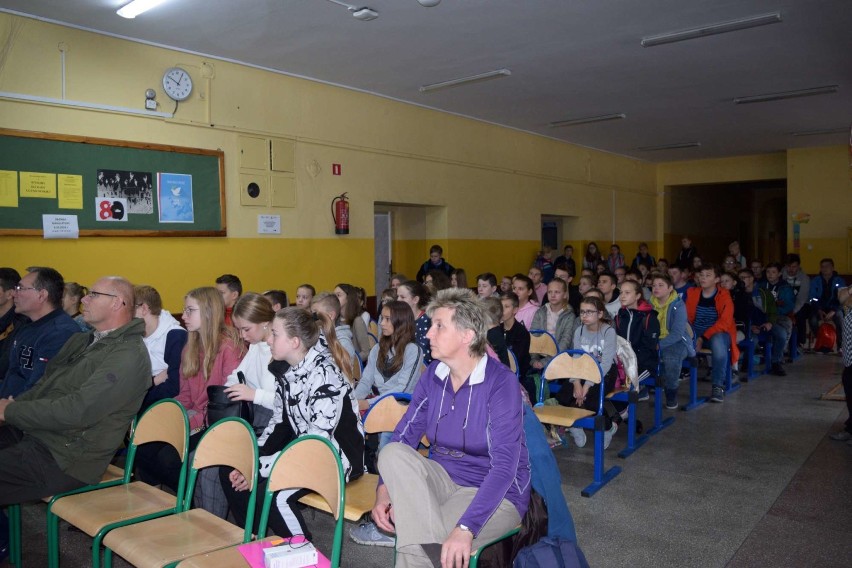 Gra Miejska w Szkole Podstawowej w Sierakowie (5.10.2019).