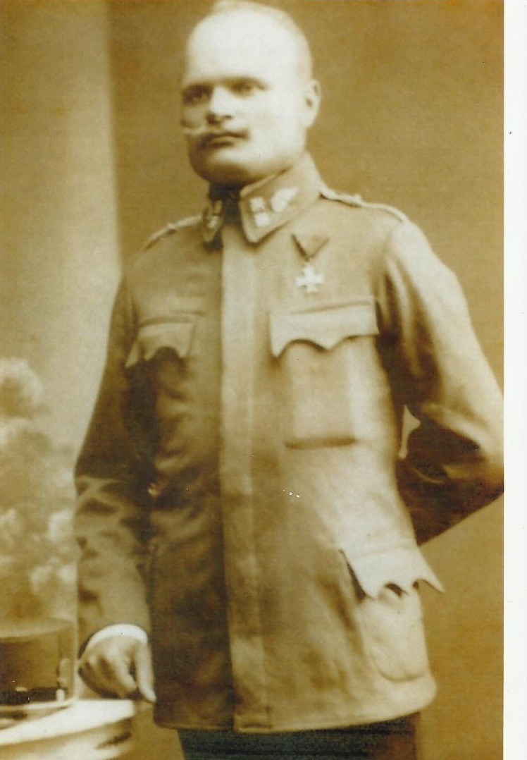 Dziadek S. Brewińskiej - Błażej Krzyżaniak w mundurze...