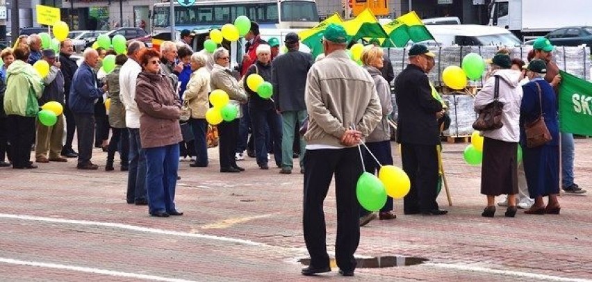 Działkowcy pod Centralem II.Fot. Mariusz Reczulski