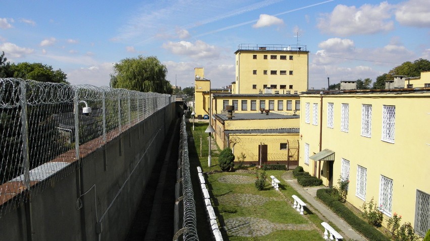 Wystawę "175 lat Zakładu Karnego w Sieradzu" otwiera...