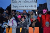 Głogów: Wieczorny wiec wsparcia dla strajkujących nauczycieli. ZDJĘCIA/FILMY