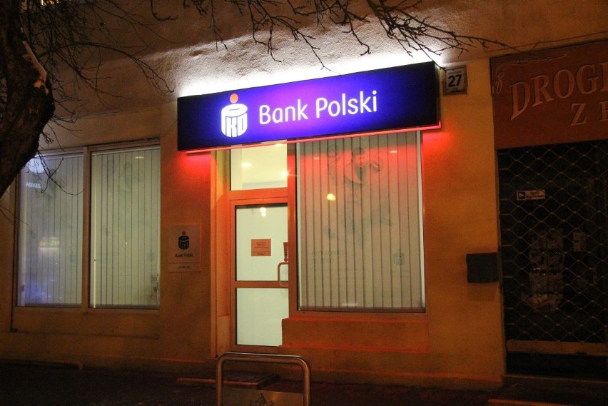 Napad z bronią na placówkę bankową na Kozinach