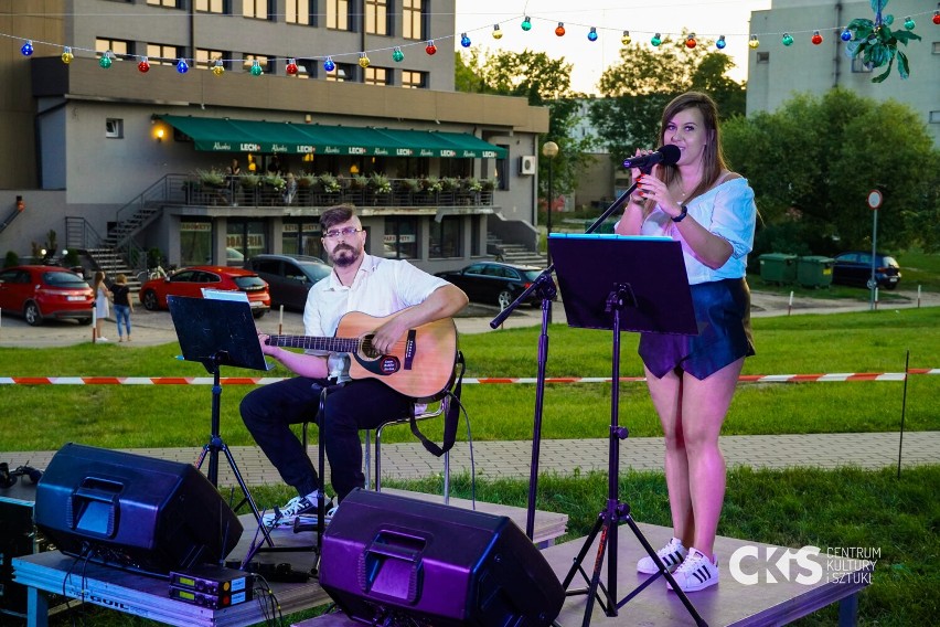 Koncert Pod Jabłonkami w Skierniewicach. Wystąpił Szum Butów...