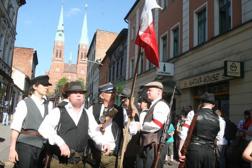 Rybnik: Powstańcy śląscy walczyli z Niemcami [ZDJĘCIA i WIDEO Z INSCENIZACJI]