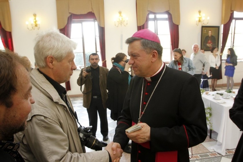 W wielką sobotę wrocławianie spotkali się z arcybiskupem...