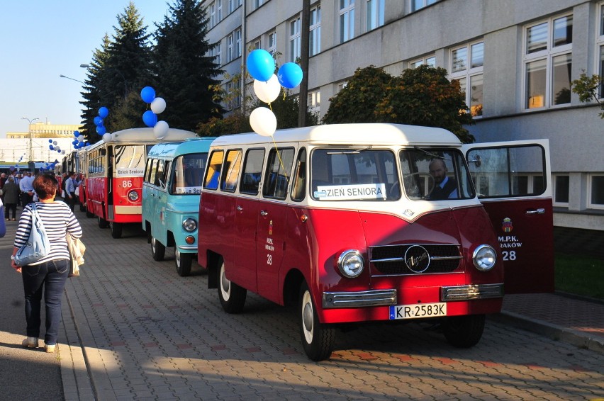 Zajezdnię Podgórze opanowali seniorzy... i nie tylko! [ZDJĘCIA]