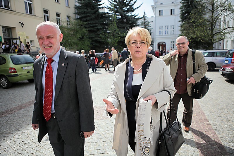 Alarm bombowy w Urzędzie Miasta Łodzi [ZDJĘCIA+FILM]