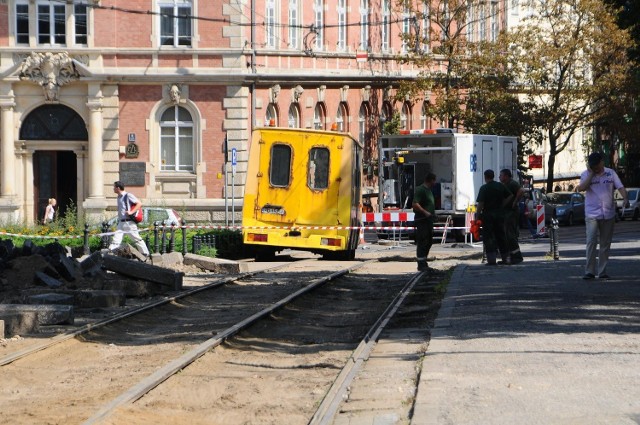 Przy okazji remontu torowiska MPK podniosło platformę przystanków na placu Cyryla Ratajskiego