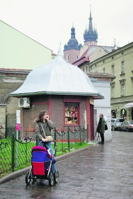 W kiosku przy Siennej jest teraz sklep z pamiątkami