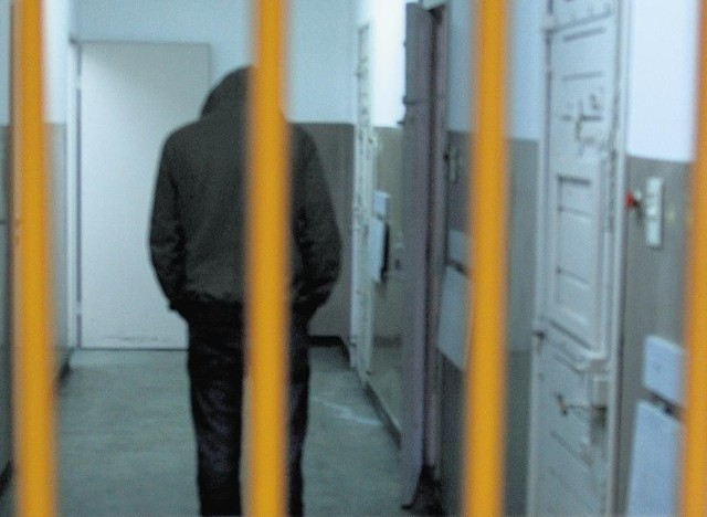 W policyjnym areszcie  w Wągrowcu  po zatrzymaniu 35-letni mężczyzna spędził zaledwie kilka dni