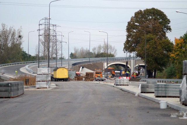 Gdyńską jedziemy nad torami. Chemiczna zamknięta