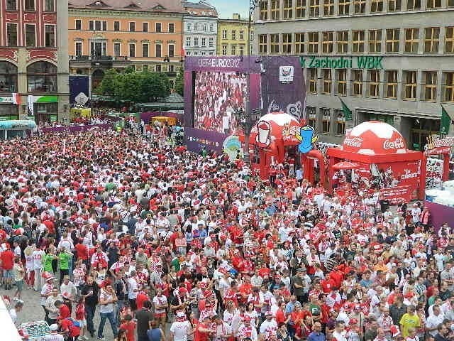 Wrocław: Piątek w strefie kibica (ZDJĘCIA)