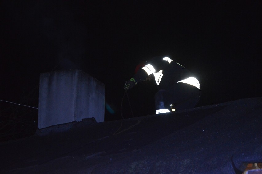 Wieczorna akcja straży pożarnej na osiedlu Karsznice w...