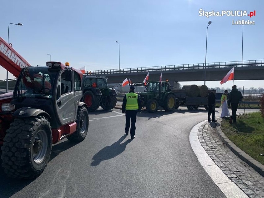 Lubliniec. Policjanci zabezpieczali protesty rolników 