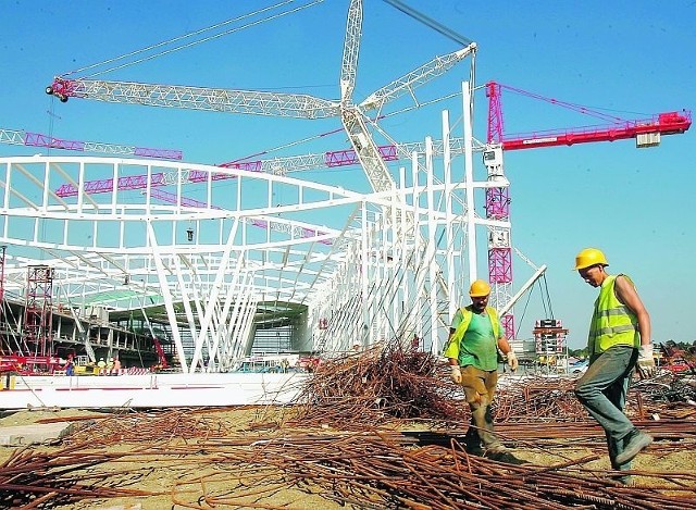 Kontrolerzy NIK pochwalili budowę stadionu i lotniska