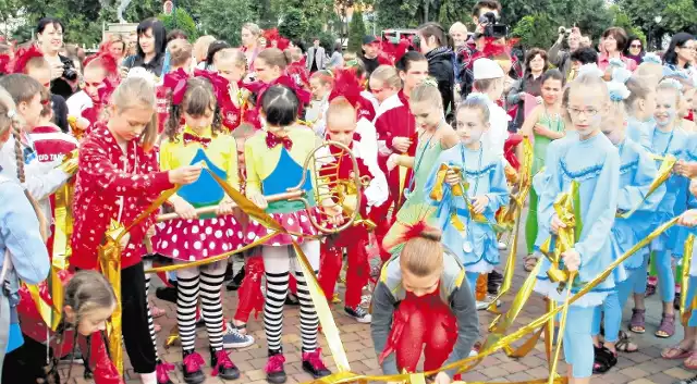 Uczestnicy dziecięcego festiwalu z entuzjazmem przejęli na kilka dni władzę w Koninie